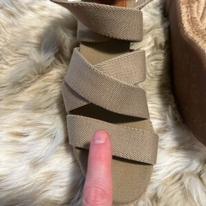 Tory Burch Beige Strappy Sandals small flaw it can be hidden Made in Spain